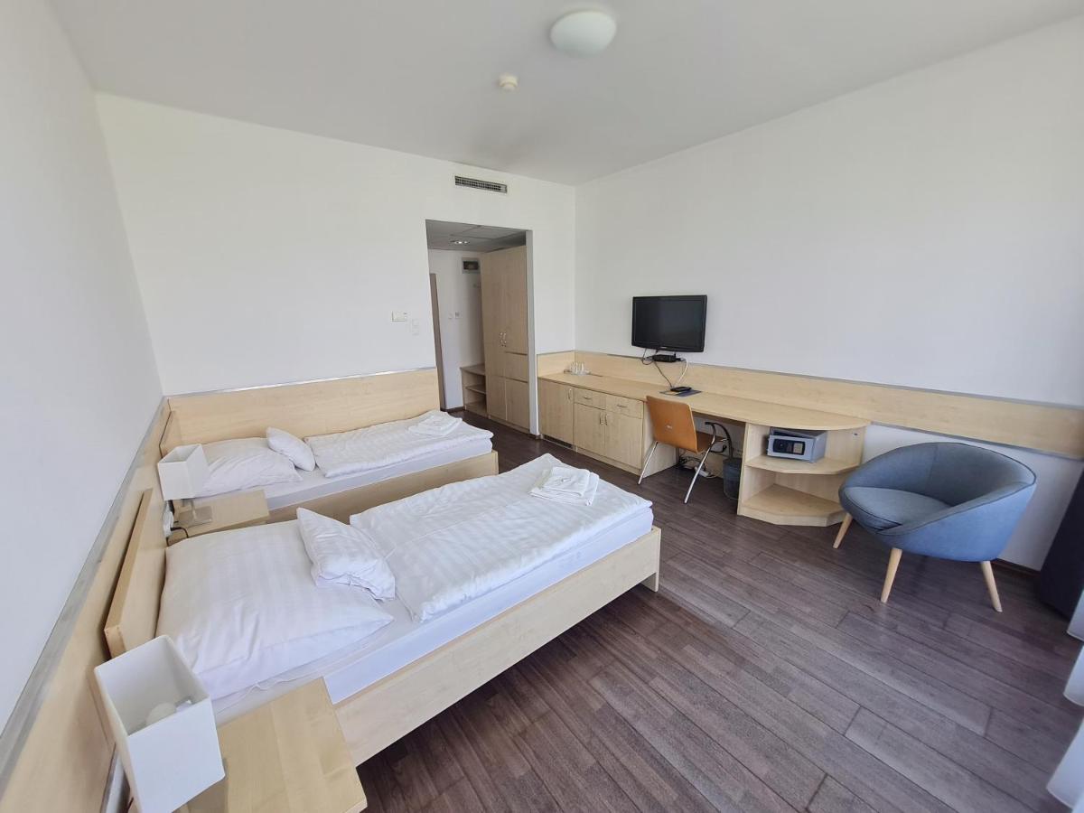Corner Hotel Angyalfoeld Budapest Luaran gambar