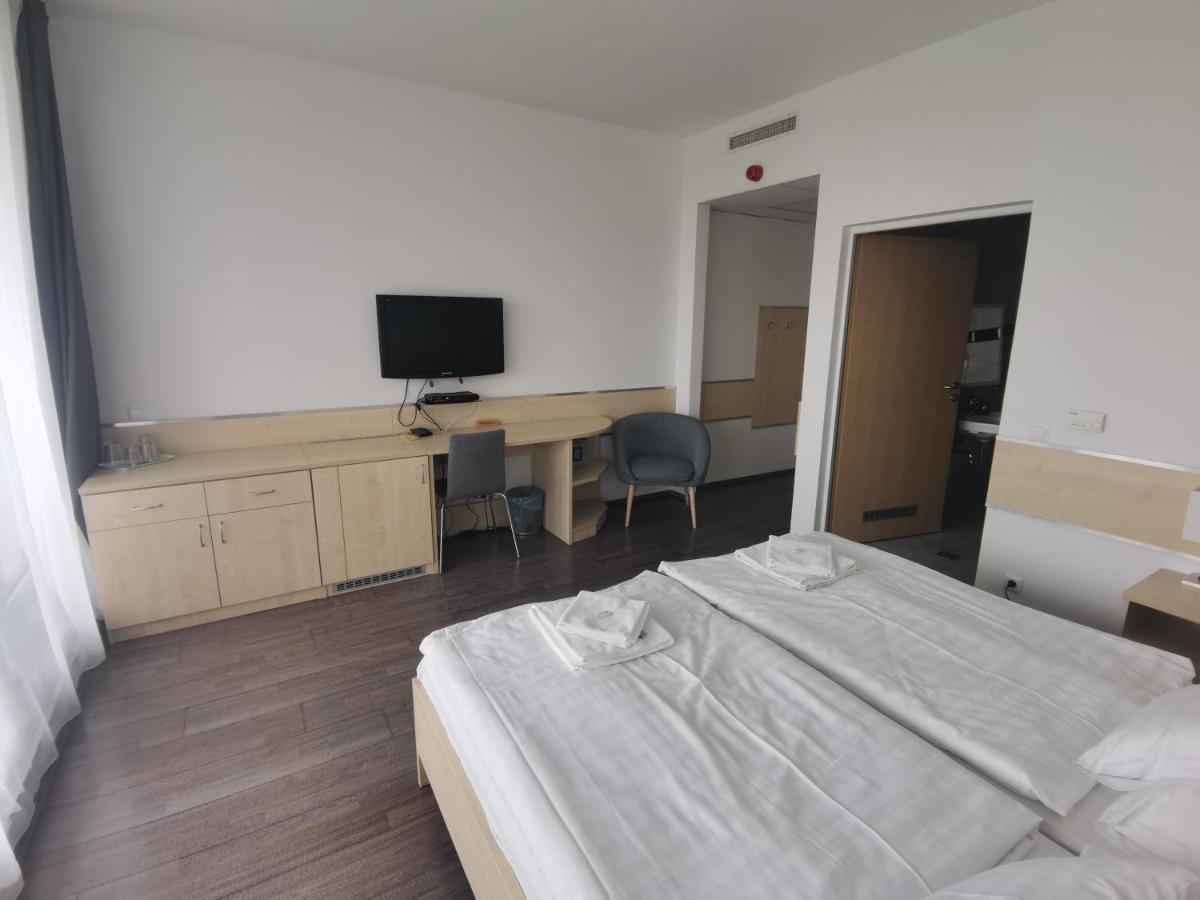 Corner Hotel Angyalfoeld Budapest Luaran gambar
